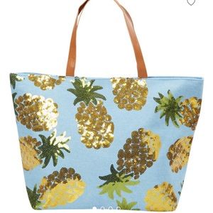 Pineapple beach tote bag